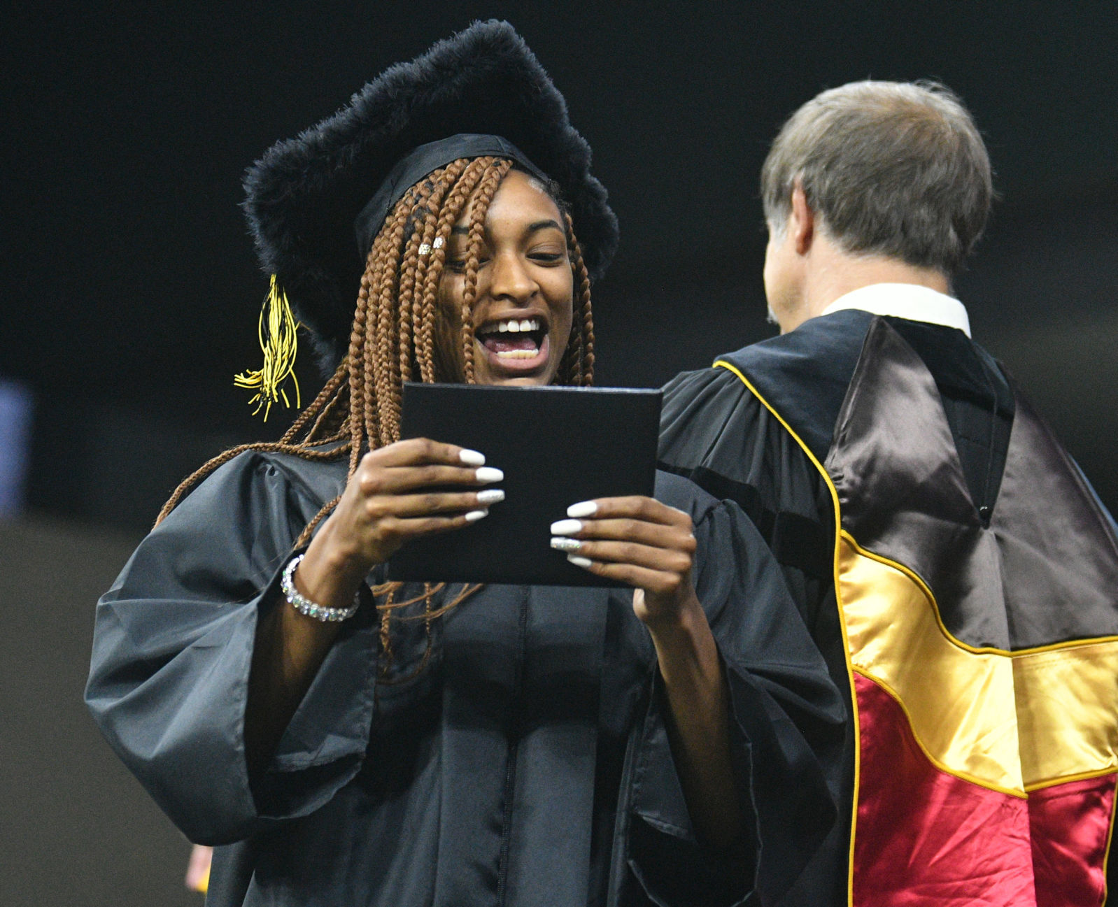 051719-mda-nws-BHCgrad-071a.jpg